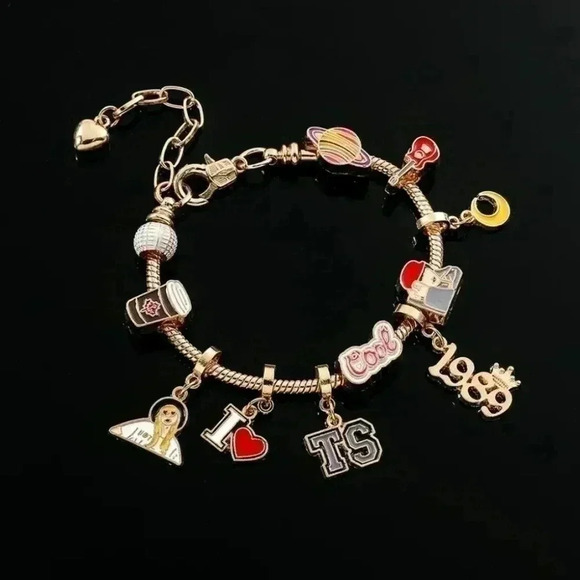 Taylor Swift Hot Charms Bracelet - Picture 1 of 2
